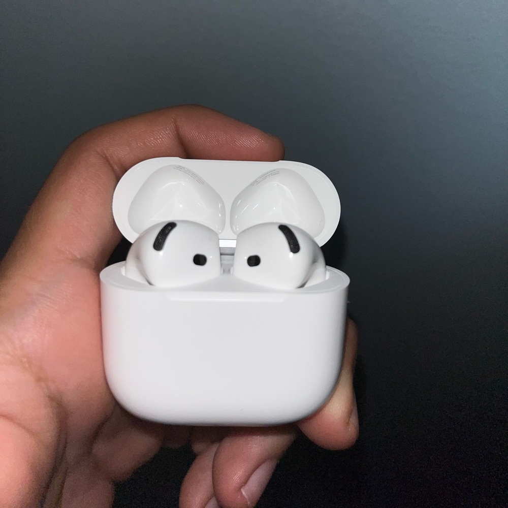 White Wireless Earbuds Case